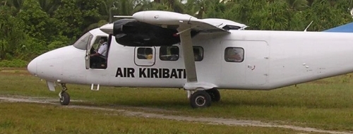 キリバス航空のプロペラ機